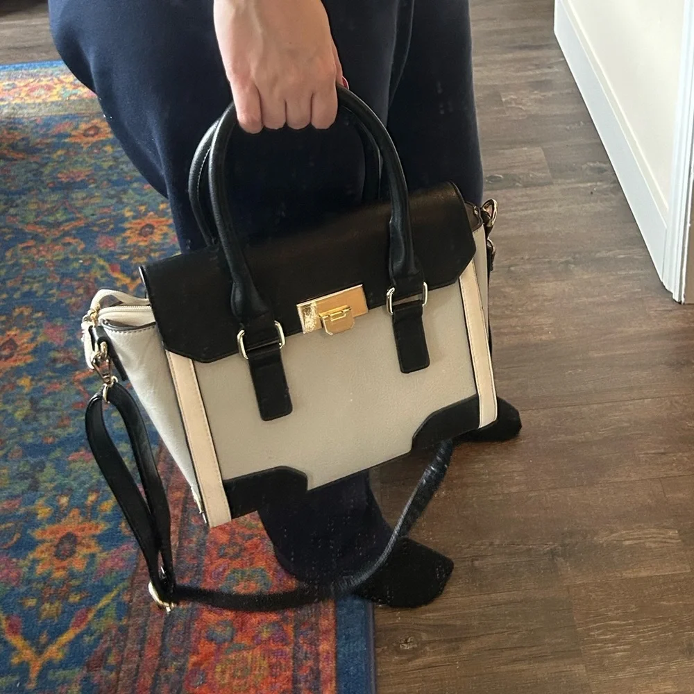 Call it Spring Handbag - Picture 6 of 8